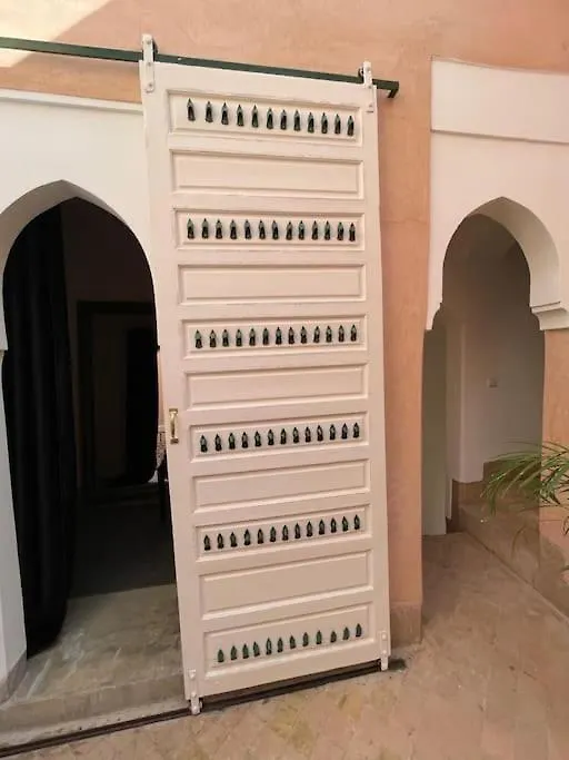 Magnifique Riad Prive 3 Chambres, Terrasse Sur Le Toit A Marrakech Au Coeur De La Medina مراكش